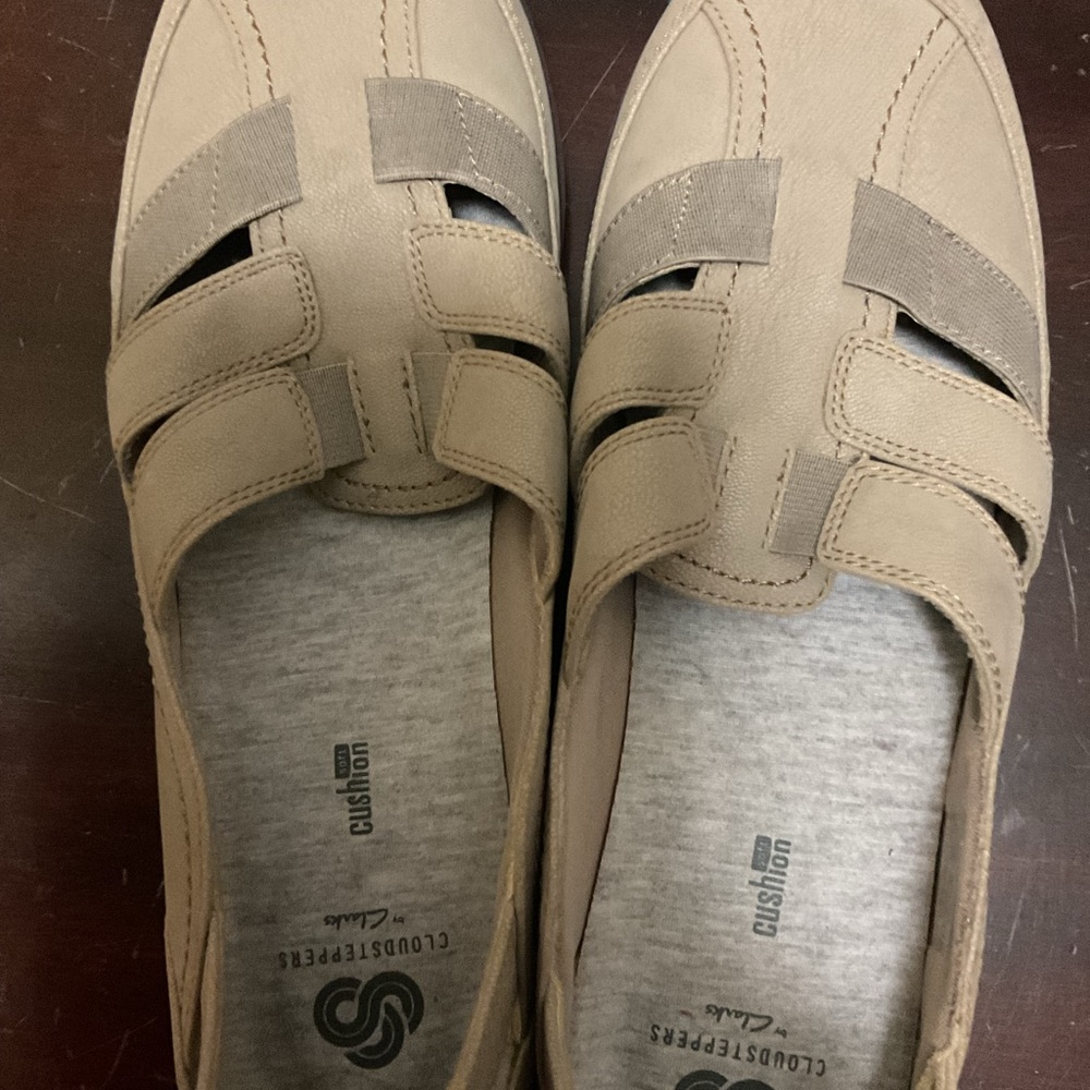 Clarks Tan Loafers Slip-On Comfort Shoes